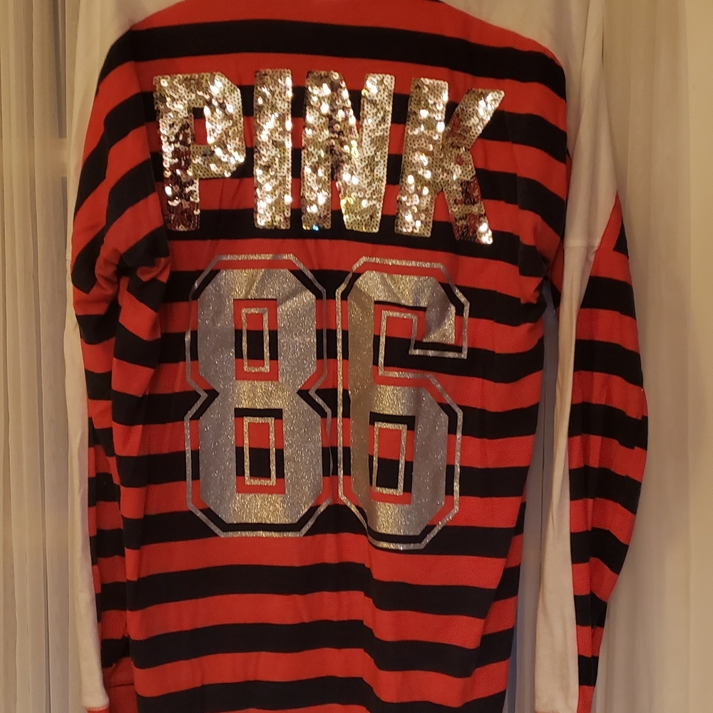 Like New Cute Vs Pink shirt